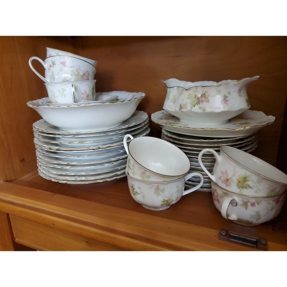 Hutschenreuther Selb Bavaria Porcelain Lot of 36 Pieces, No Cracks or Chips